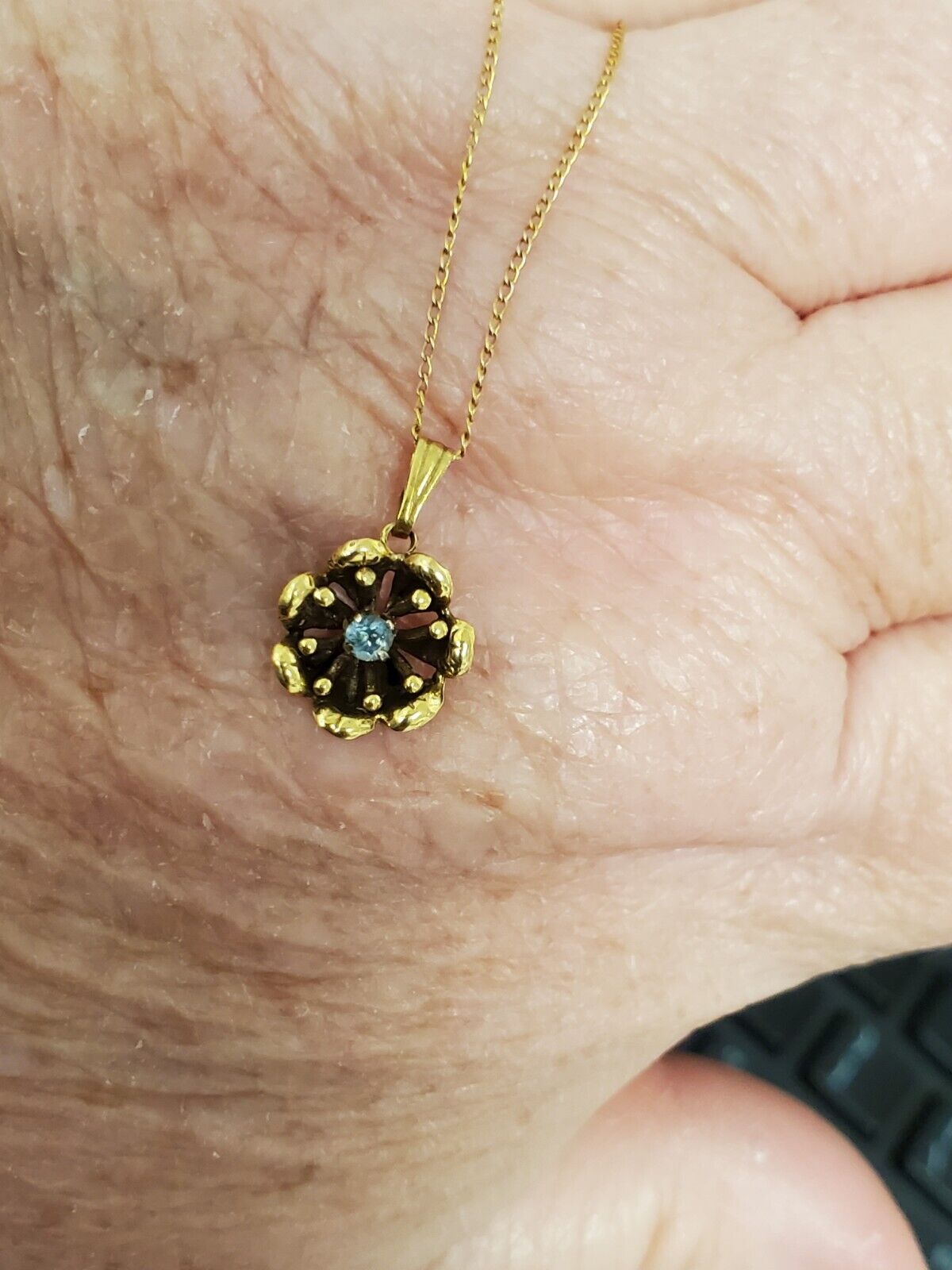 0.05 ct Natural Alexandrite 14K Yellow Gold Pendant