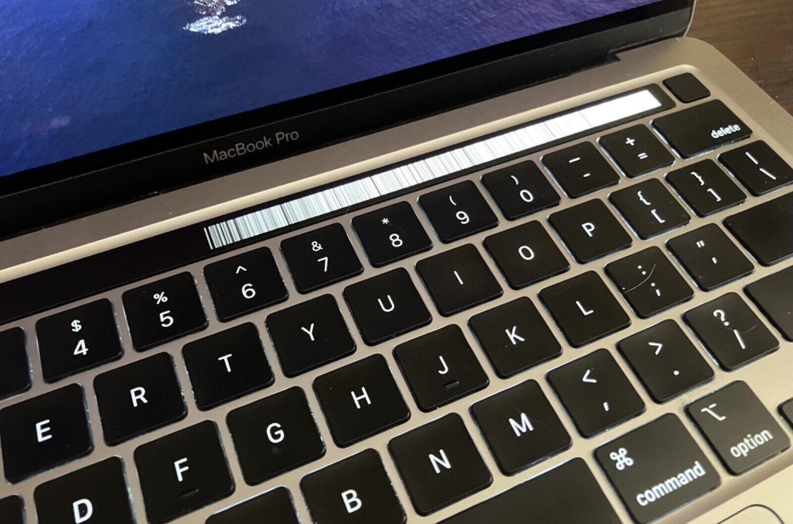 Apple 2020 13" MacBook Pro 2GHz i5 16GB SSD