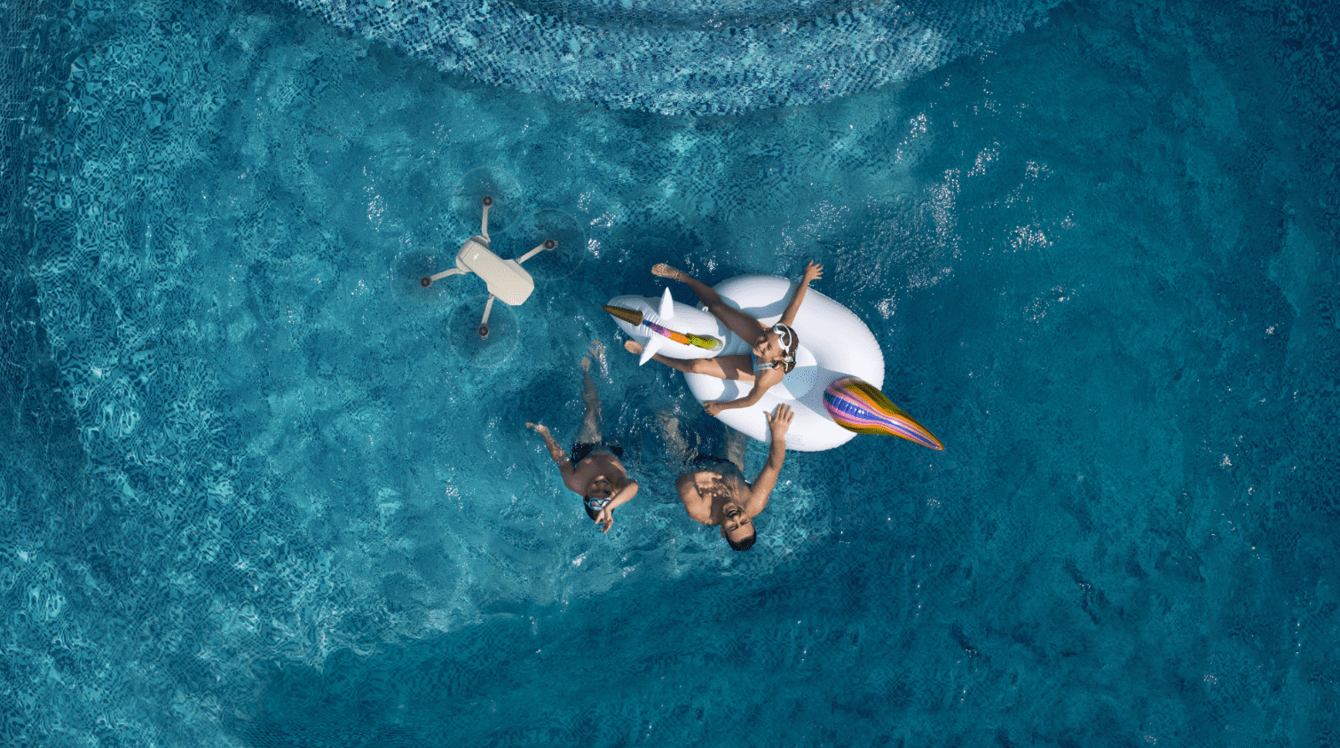 DJI Mavic Mini Combo - Drone FlyCam Quadcopter UAV with 2.7K Camera 3-Axis Gimbal GPS 30min Flight Time, less than 0.55lbs, Gray by DJI