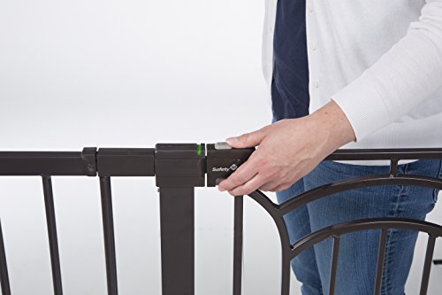 Safety 1st DÃ©cor Easy Install Tall & Wide Baby Gate with Pressure Mount Fastening from Safety 1st