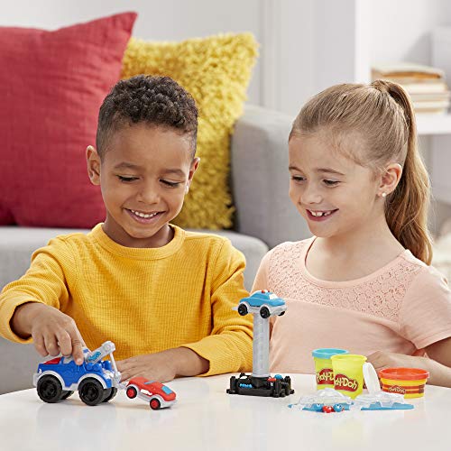 Play-Doh Wheels Tow Truck Toy for Kids 3 Years and Up with 3 Non-Toxic Colors from Hasbro