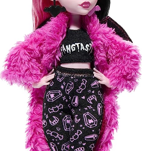Monster High Doll and Sleepover Accessories, Draculaura Doll Pet Bat Count Fabulous, Creepover Party by Mattel