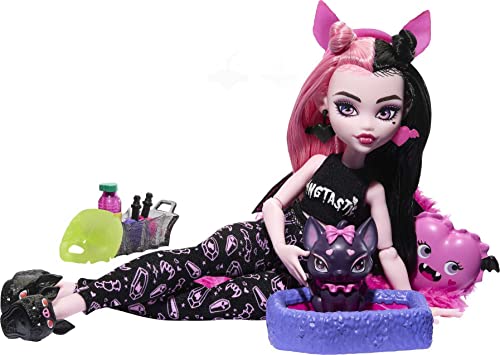 Monster High Doll and Sleepover Accessories, Draculaura Doll Pet Bat Count Fabulous, Creepover Party by Mattel