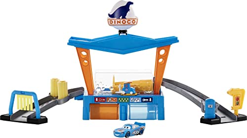 Disney Pixar Cars Color Change Dinoco Car Wash Playset with Pitty and Exclusive Lightning McQueen Vehicle, Interactive Water Play Toy for Kids Age 4 Years and Older from Mattel