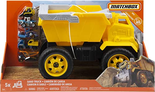Matchbox Large-Scale Sand Truck with 5 Die-Cast Toy Construction Vehicles in 1:64 Scale, Indoor & Outdoor Play from Mattel