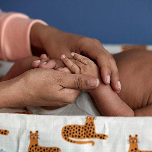 Johnson's Baby Moisturizing Lotion with Nourishing Vanilla & Oat Extract for Dry Skin, Hypoallergenic and Dermatologist-Tested, 27.1 fl. oz by Johnson's Baby