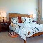 HOLANA Acacia One Step Stool for Adults - Step Stool for Bed - Indoor/Outdoor - 550lbs Stepping Stool Bathroom Aid for Handicap , Elderly , Seniors , Kid , Bathtub , High Beds, Kitchens (Acacia Wood) by HOLANA