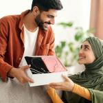 Drydiet 2 Pcs Muslim Couple Prayer Rug Set Heart Design with 2 Pcs Prayer Beads Islamic Muslim Gift Black and Pink Travel Mat Soft Velvet Mat for Couple Women Men Ramadan Eid Wedding Birthday