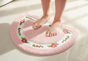 Sytian Romantic Rose Flower Bath Mat - Super Soft Non-Slip Absorbent Rug for Bathroom Bedroom Living Room and Entryway (Pink, 15.7 x 23.6 Inches, Semicircular)