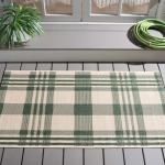 SAFAVIEH Washable Rug Outdoor Courtyard Collection - 2'7" x 5', Green & Beige, Plaid Pattern, Non-Shedding & Easy Cleaning, Ideal for Patio, Backyard, Mudroom (CY6201-322)