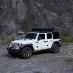 Naturnest Aluminum Hard Shell Rooftop Tent for 3