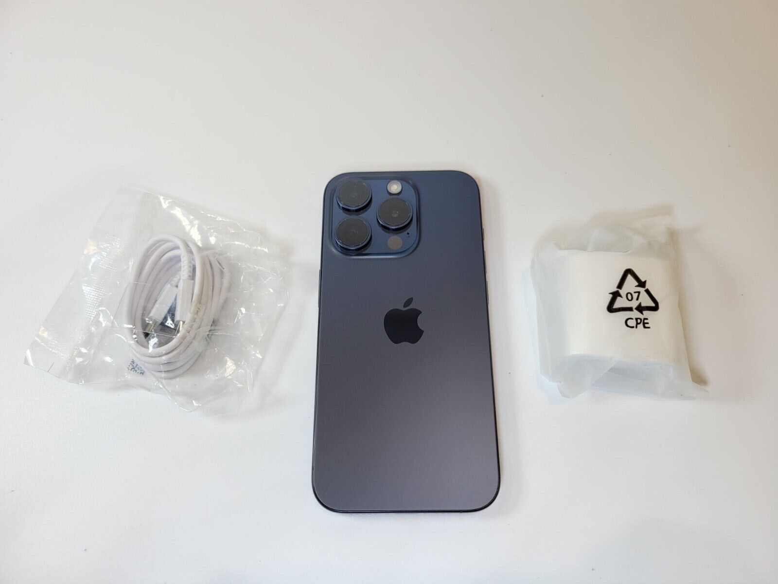 Apple iPhone 15 Pro 128GB - Blue Titanium