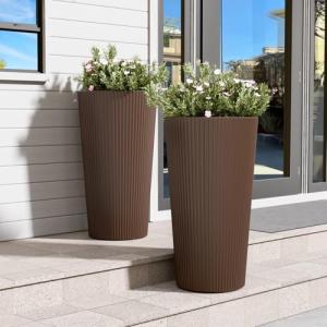FONTOI 23.6" Tall Planter for Outdoor Plants Set of 2 Large Outdoor Plastic Striped Flower Pots, Front Porch Furniture, Garden Pots, Decorative Planters for Indoor/Outdoor, Patio, Balcony, Brown