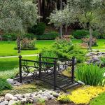 VINGLI 3.4ft Metal Garden Bridge for Outdoors