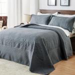 Oversized King Quilt Set with Vintage Pattern