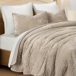 Evergrace King Velvet Quilt Set with Shams