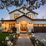 Dusk to Dawn Outdoor Wall Mount Light Set