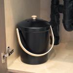 Smell-Proof Kitchen Compost Bin - Easy to Clean