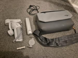 DJI OM 4 Combo: Tripod Gimbal for Vlogs