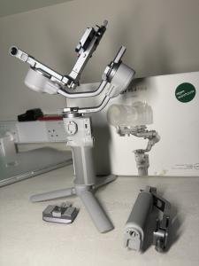 DJI RS 4 Mini Combo Gimbal for Cameras