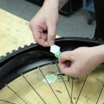 Slime 20272 Bike Skabs Pre-Glued Patch Kit, for Bike Tube Puncture Repair, Peel and Stick, Contains 6 Patches and a Metal scuffer