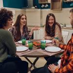 VINGLI 32" Round Folding Table for Outdoor Events