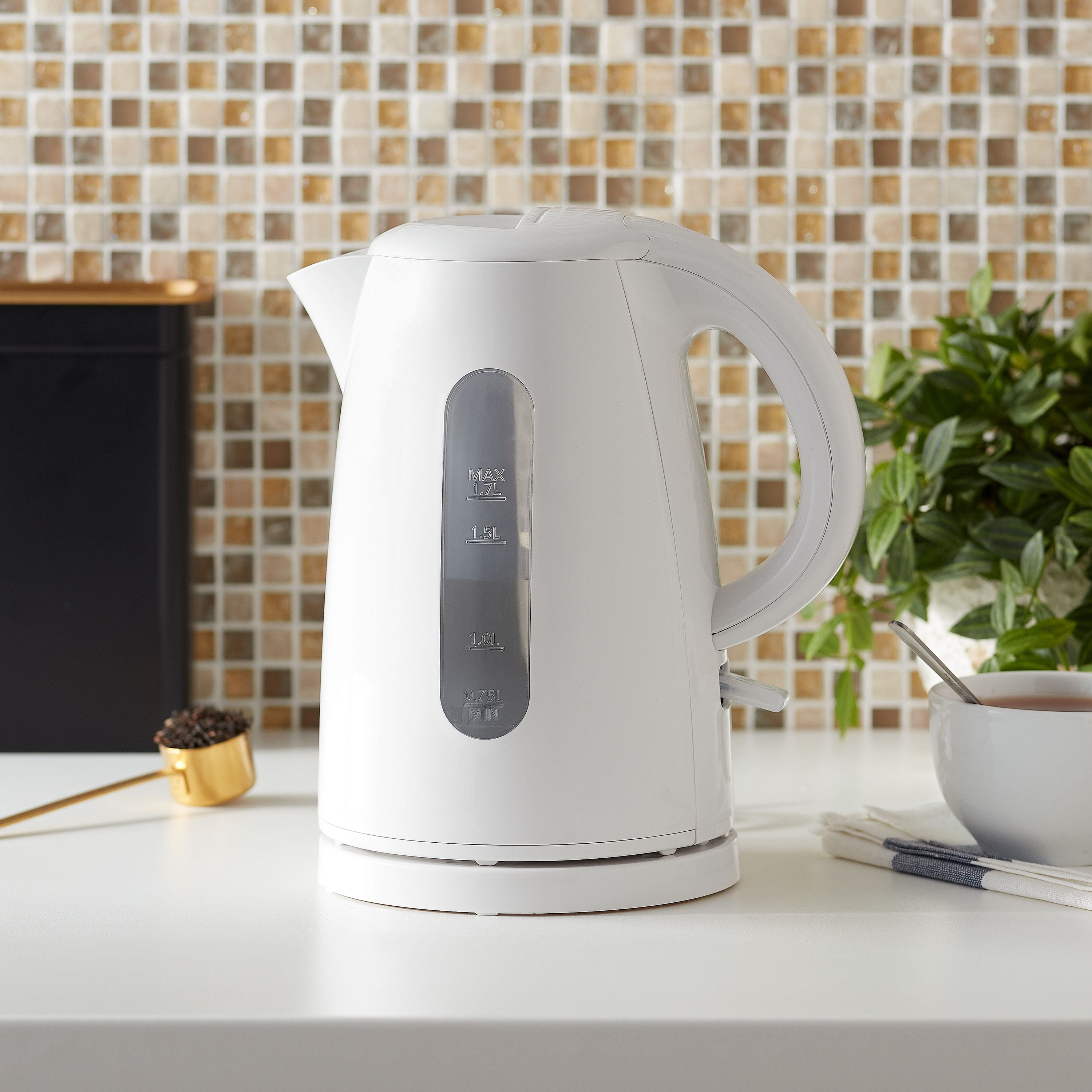Mainstays White 1.7L Electric Plastic Kettle