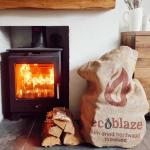 Ecoblaze Kiln-Dried Hardwood Firewood Logs 50L - Eco Fuel Ready to Burn for Wood Burners, Pizza Oven, Open Fires, Fire Pits, Campfires & More | Dried Under 20% | Sturdy Hessian Sacks