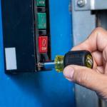 Klein Tools 32561 Multi-Bit Screwdriver/Nut Driver, 6-in-1 Stubby Screwdriver with 2 Phillips, 2 Slotted, 2 Nut Drivers