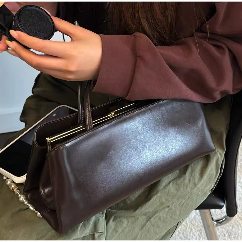 Vintage Luxury Long Women's Handbag High-end Versatile Design Shoulder Clip Bag New Trendy Elegant Women's Underarm Evening Bag