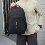 Equipped with Multiple Pockets and Large Capacity, It Can Hold Laptops and Is Suitable for School Work and Business Trips