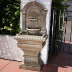 Sunnydaze Ornate Lavello Polyresin Outdoor Wall Water Fountain