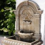 Sunnydaze Ornate Lavello Polyresin Outdoor Wall Water Fountain
