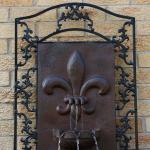 Sunnydaze French Lily Wall Fountain in Polystone
