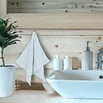 Personalized Monogrammed Hand Towel with Wreath Design