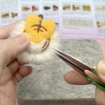 Truslin Needle Felting Kit, DIY Crafts for Adults Women, Hobby Kit with Felting Supplies,Felting Needles, Felting Wool and Tools for Beginners, Adult Craft Kits, Faceless Animals 4pcs