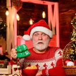 Didaey 1 Set Christmas Tree Mug with Lid Paint Your Own Mug Craft Kit with 6 Color Paints and Brush DIY Ceramic Christmas Coffee Mugs for Xmas Festive Holiday Gift