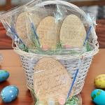TokenArk Personalized Easter Egg Painting Kit,Custom Wooden Egg with Kid’s Name,DIY Easter Craft Set for Basket Stuffers, Gift for Family or Grandchilds,Holiday Party Decoration (Single)