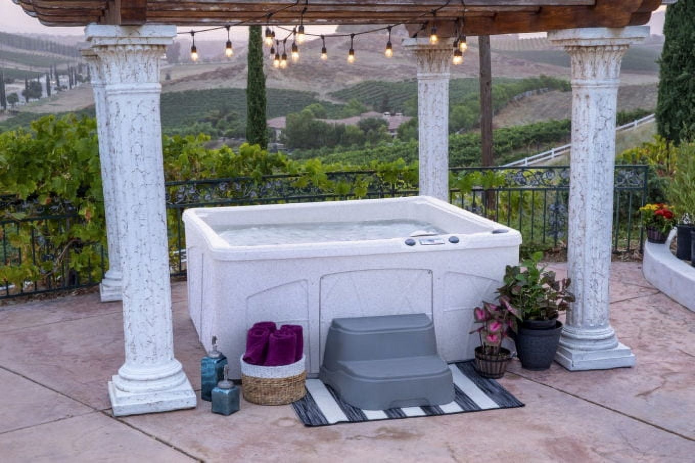 Lifesmart Bahama 5-Person Spa with 28 Jets