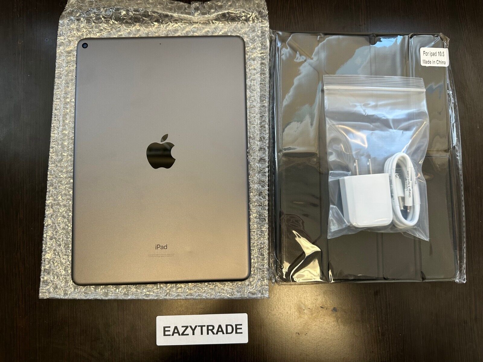 Apple iPad Air 3rd Gen, 64GB, Wi-Fi Bundle