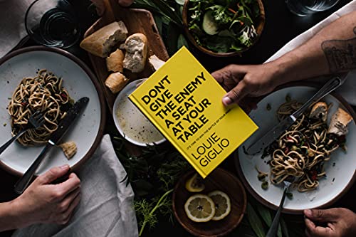 Don't Give the Enemy a Seat at Your Table: It's Time to Win the Battle of Your Mind... by Thomas Nelson