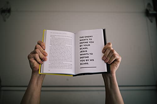 Don't Give the Enemy a Seat at Your Table: It's Time to Win the Battle of Your Mind... by Thomas Nelson