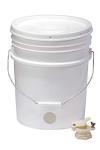 5-Gallon Plastic Bucket for Beekeeping Needs
