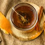 Harney and Sons Hot Cinnamon Spice | Bag of 50 Sachets, Black Tea w/ Orange Pieces, Cinnamon, and Clove from Harney & Sons Tea