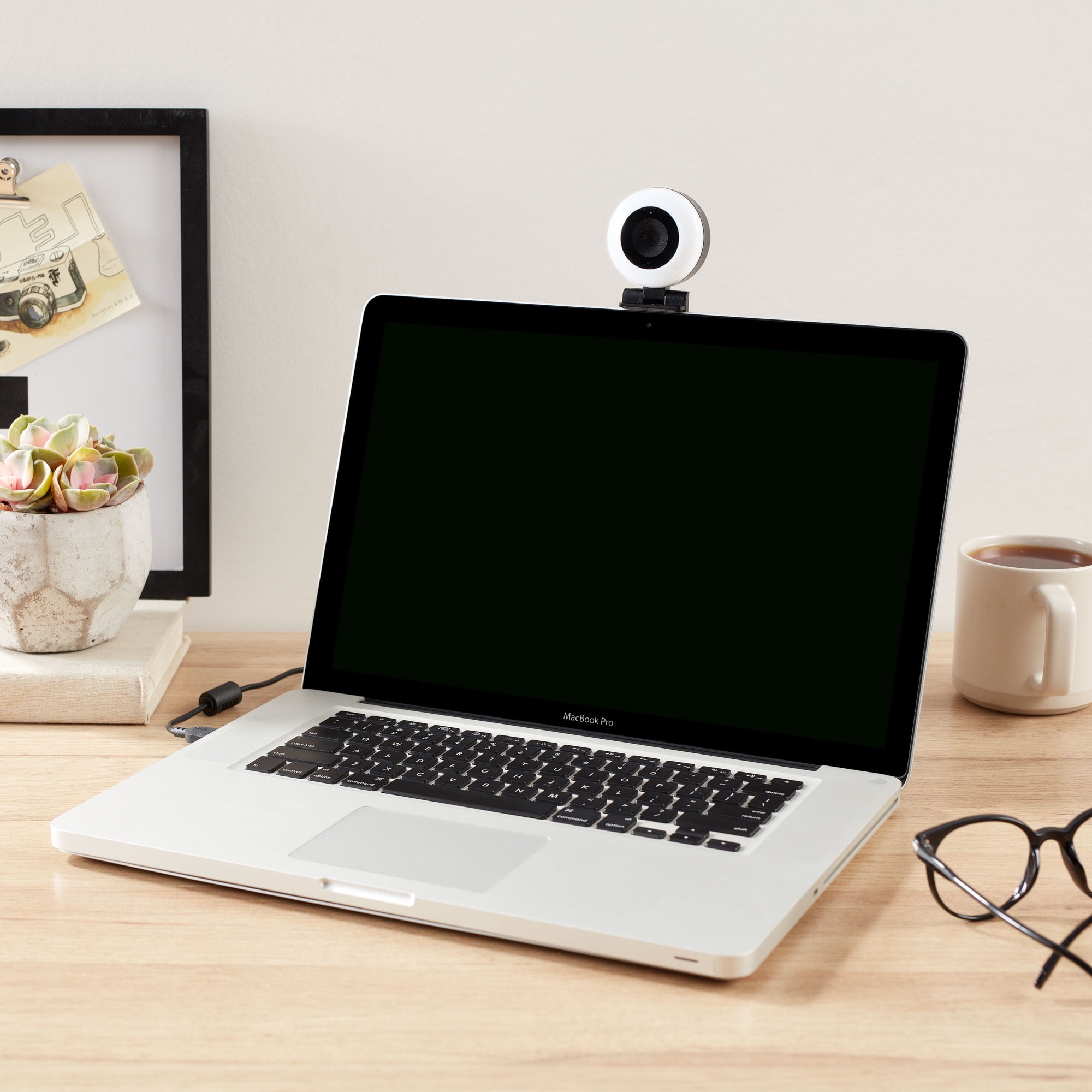 Enhanced Gaming Webcam: Autofocus, 1440p Resolution, LED Ring