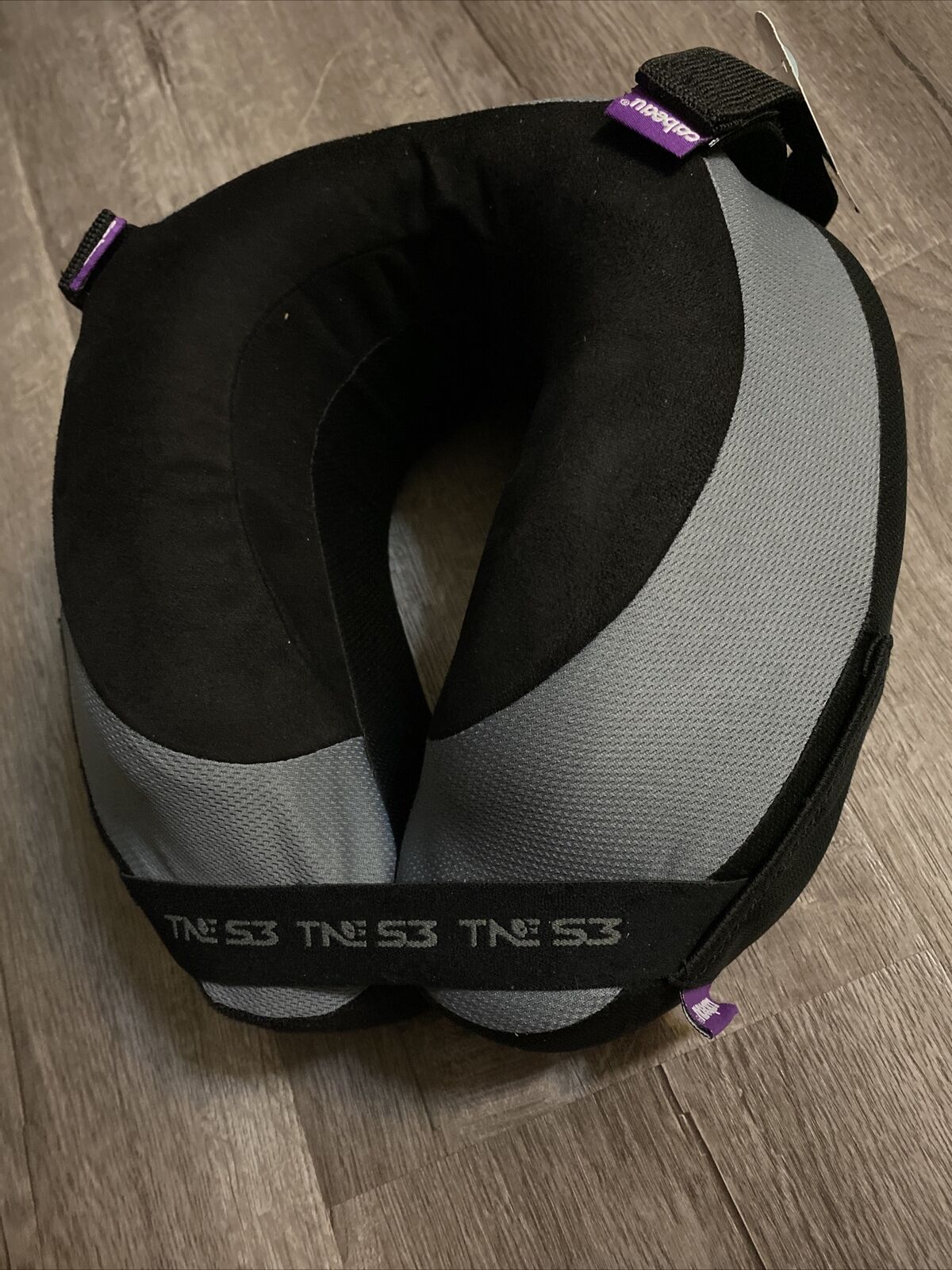 Cabeau TNE s3 Travel pillow - Berlin (Gray) - With Case- Minor Damage
