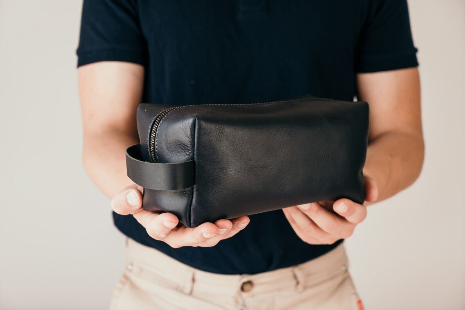 Men's Leather Toiletry Bag for Travel - VELLAIRE