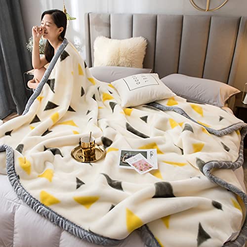 Queenshin Cozy Big Triangle Fluffy Fleece Plush Twin Blanket,Christmas 600 GSM Super Thick Soft Raschel Throw for Sofa Couch Bed 150 * 200 CM, White