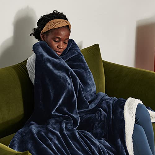 Bedsure Sherpa Fleece Throw Blanket - Fluffy Microfiber Solid Blankets for Bed and Couch Throw/Single Size, Navy Blue, 130x150cm