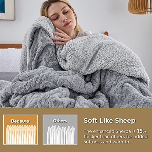 Bedsure Sherpa Fleece Throw Blanket - Fluffy Fuzzy Soft Warm Jacquard Coral Fleece Blanket for Sofa, Bed and Couch, Single, Grey, 130x150 cm